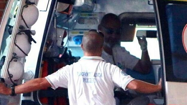 Inciampa in un cordolo e cade. Ferita un’anziana: sos sicurezza Inciampa in un cordolo e cade. Ferita un’anziana: sos sicurezza