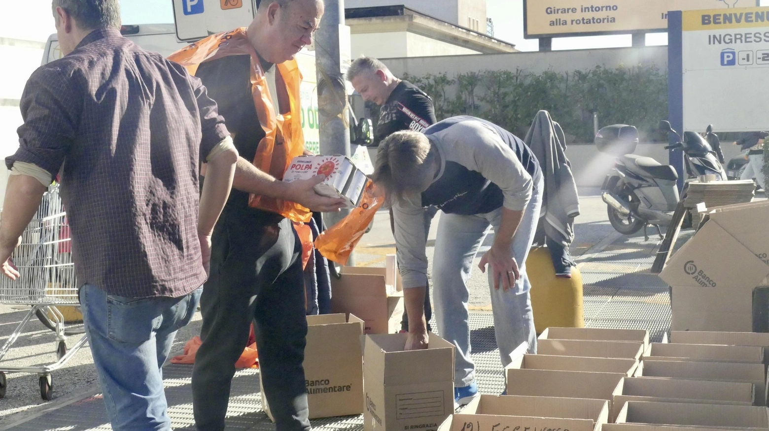 La colletta alimentare. Cresce in donazioni ma cala il suo valore : "Le famiglie fanno fatica" La colletta alimentare. Cresce in donazioni ma cala il suo valore : "Le famiglie fanno fatica"