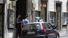 I carabinieri hanno bloccato subito il rapinatore