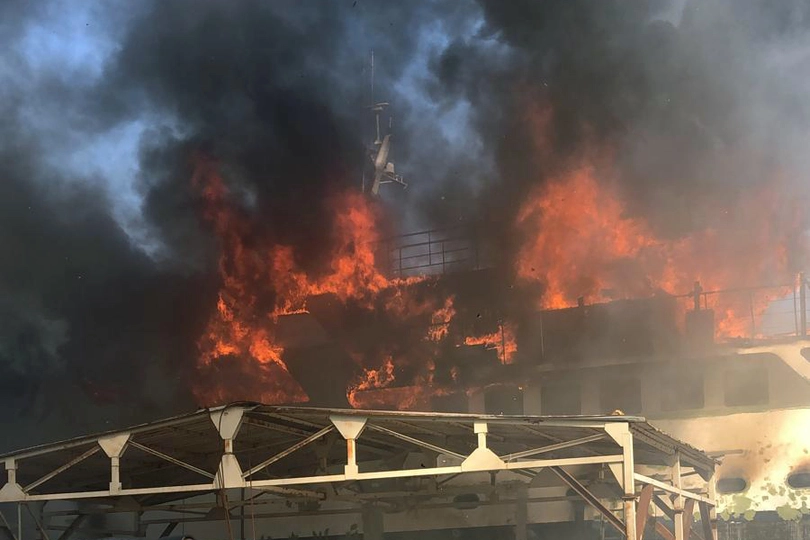 Un momento dell'incendio