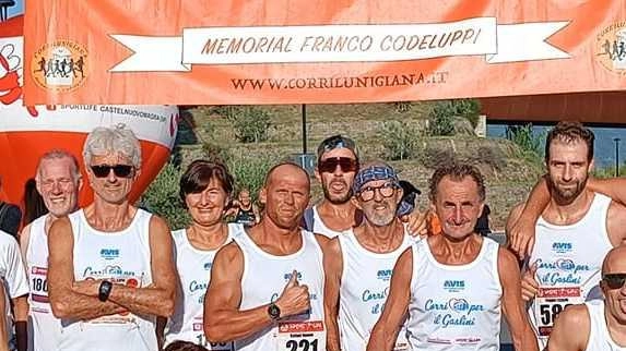 Cento km di solidarietà. Di corsa per il Gaslini Cento km di solidarietà. Di corsa per il Gaslini