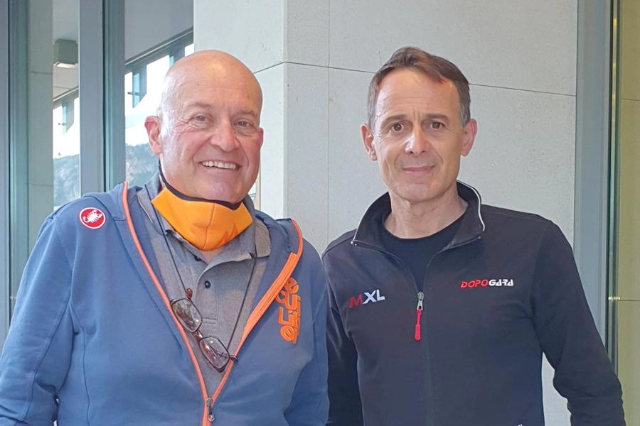 A sinistra Paolo Pellegrini, protagonista al Giro-E, con Max Lelli