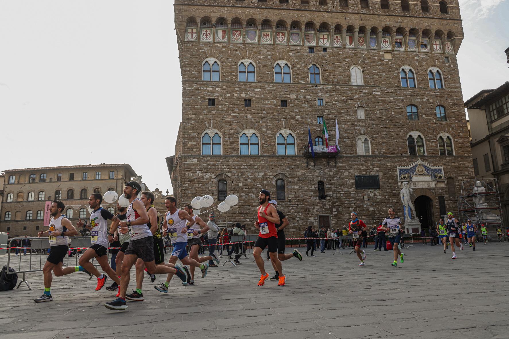 Half Marathon Firenze 2023 trionfano Paul Tiongik e Teresiah Kwambok Omosa