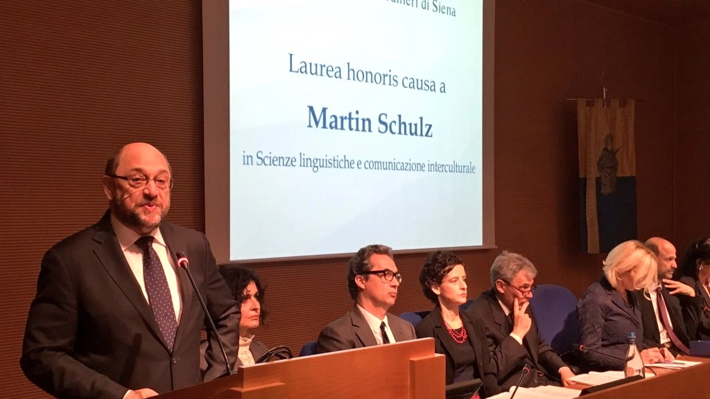 La laurea a Martin Schulz (foto Lazzeroni)