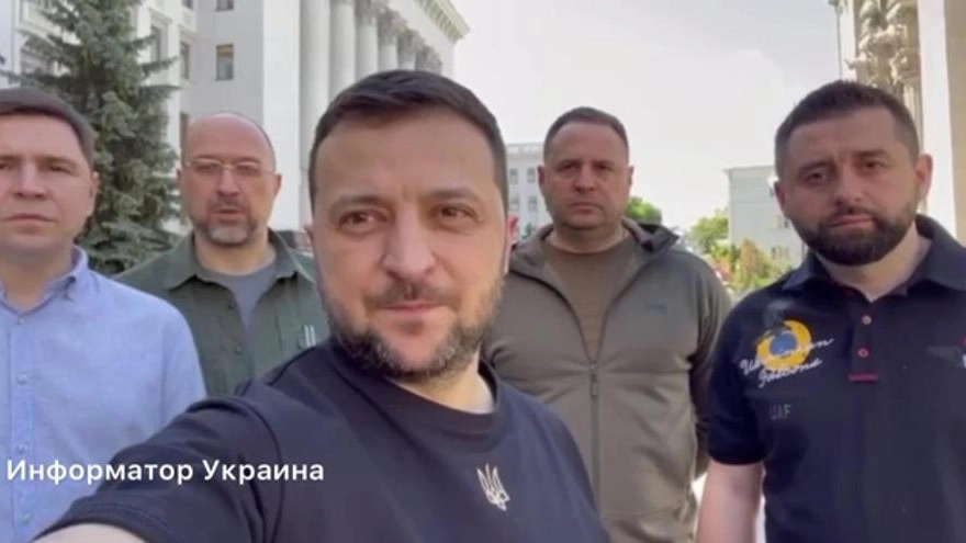 Il video di Volodymyr Zelensky per i 100 giorni di guerra (Ansa)