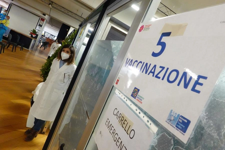 Pistoia, il nuovo centro vaccinale (foto Acerboni/FotoCastellani)