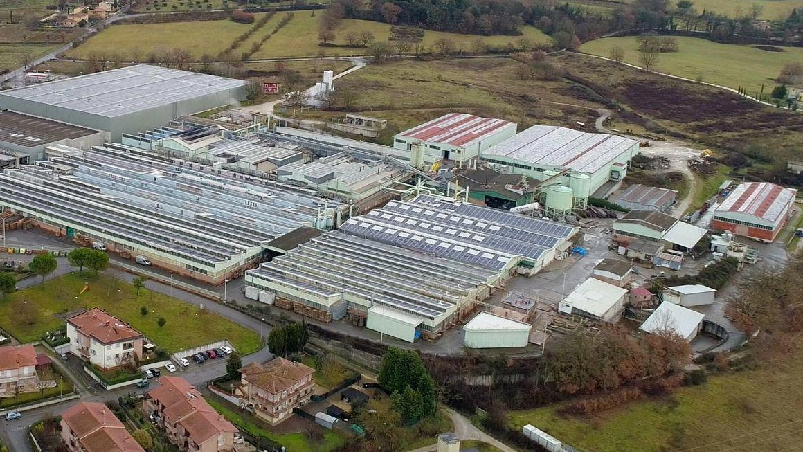 Rcr scommette sulle rinnovabili. Altri ottomila metri quadri di pannelli fotovoltaici sui tetti Rcr scommette sulle rinnovabili. Altri ottomila metri quadri di pannelli fotovoltaici sui tetti