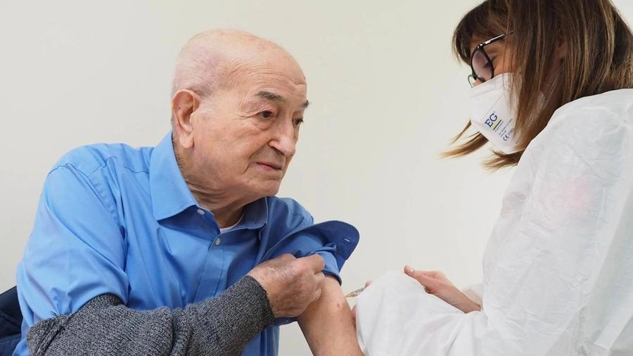La vaccinazione degli anziani procede