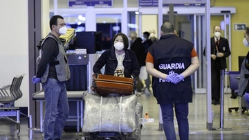 Covid, nuova circolare del Ministero: "Se peggiora mascherine al chiuso e smart working"