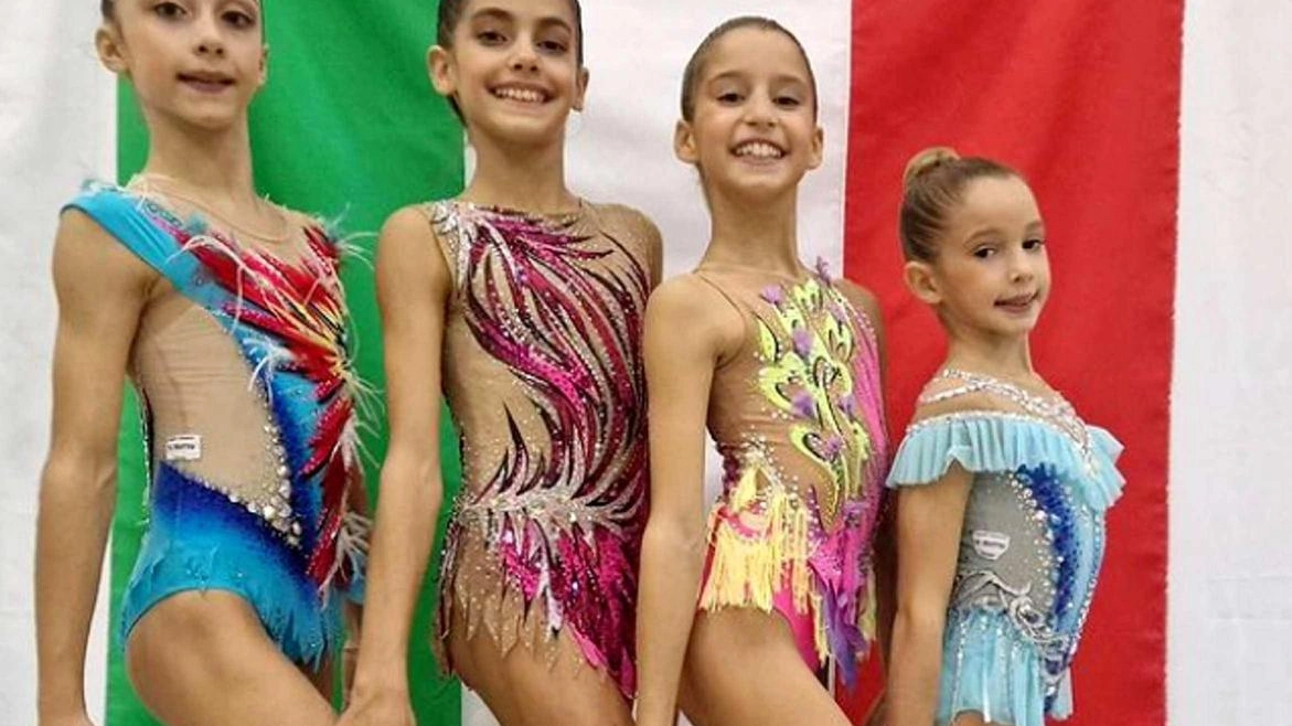 Ginnastica ritmica Successi per le sorelle Melissa e Camilla Musacci. Pastacaldi sul gradino più basso del podio come anche Barsotti e Pescaglini.