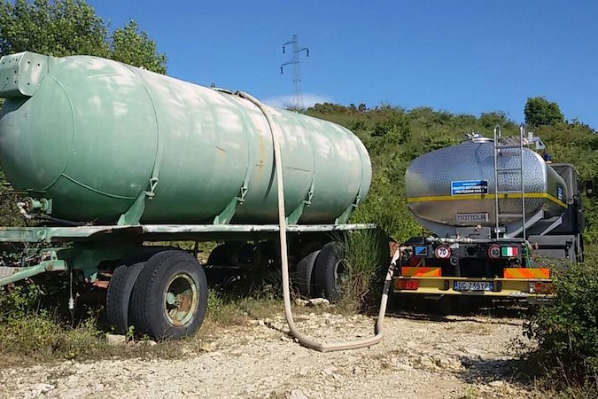Siccità in Calvana, sos animali: rifornita la cisterna sul monte Maggiore