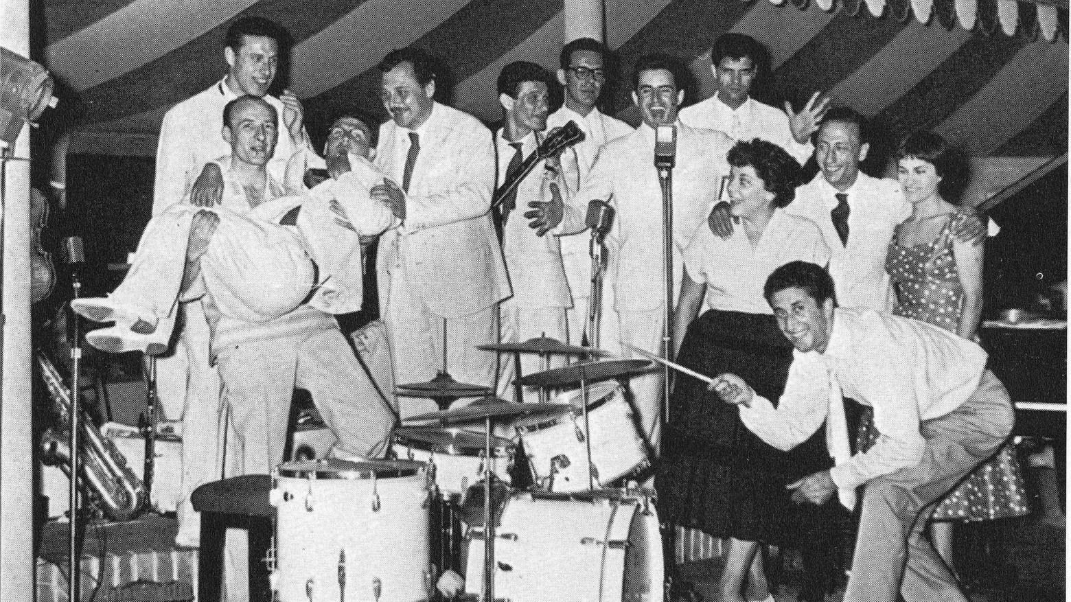 L'orchestra di Renato Carosone alla Bussola nel 1956
