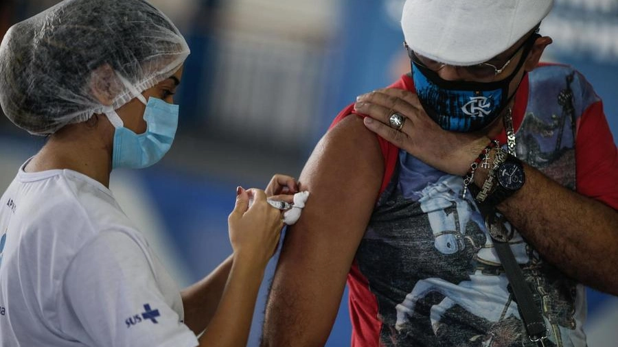 Vaccinazione anti Covid-19 a Rio de Janeiro 