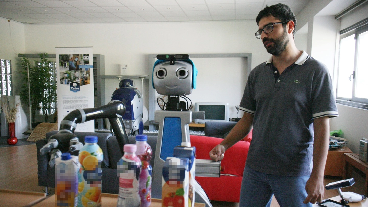 Il robot 'badante' (Foto Sarah Esposito/Fotocronache Germogli)
