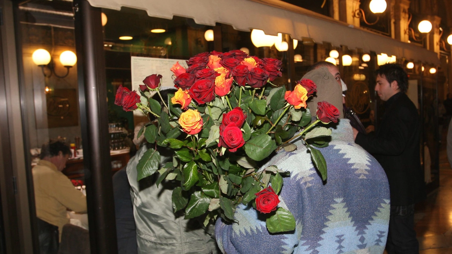 Un venditore di rose (Foto d'archivio)