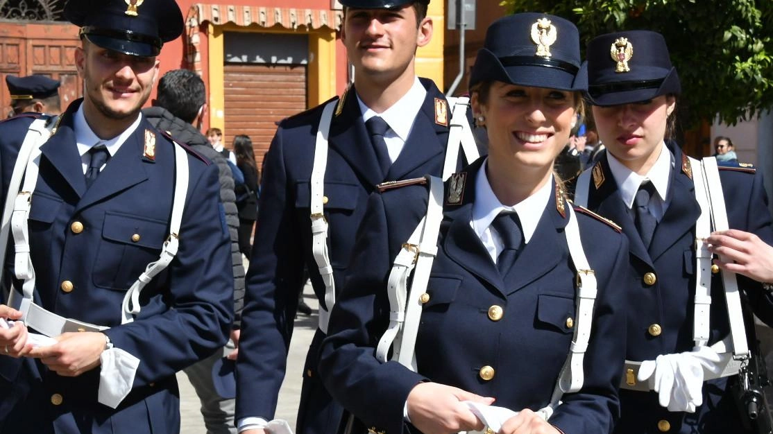 Festa in piazza per grandi e piccini  Premio agli agenti più meritevoli