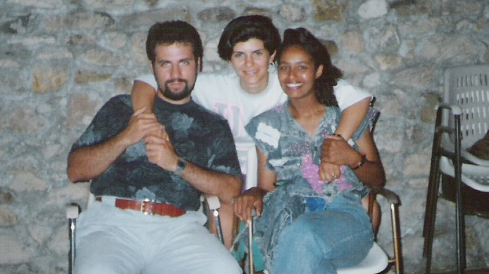 Rula Jebreal con Simone Maccioni e un'altra amica al campo di pace a Pistoia nel 1992