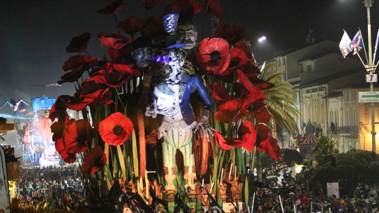 Un dei carri durante la sfilata al Carnevale 20018 di Viareggio