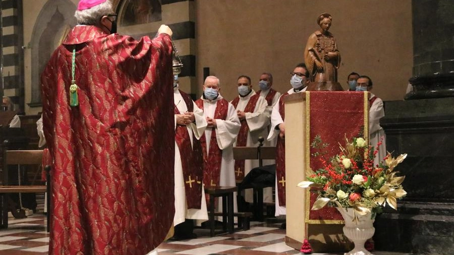 Il solenne pontificale del Vescovo