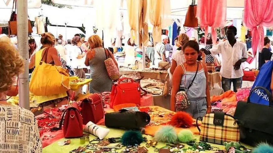 Il mercato va a Erba Sarà battaglia legale Il mercato va a Erba Sarà battaglia legale
