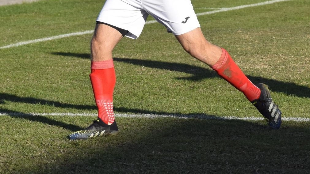 La Colligiana annienta la Sinalunghese con un segnale forte al campionato. La Sinalunghese commette errori e subisce una caduta inaspettata. La Colligiana segna 5 gol e vince la partita.