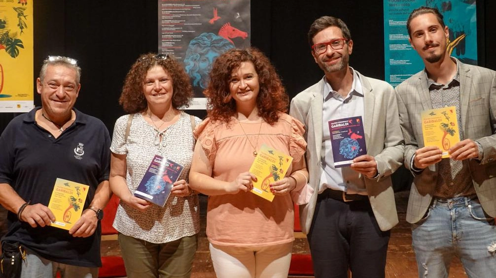 Operai in teatro, spettacoli in arena Operai in teatro, spettacoli in arena