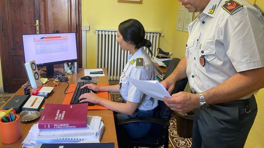 Coppia sottrae 340mila euro. L’ingente somma è sparita dai conti di due società Coppia sottrae 340mila euro. L’ingente somma è sparita dai conti di due società