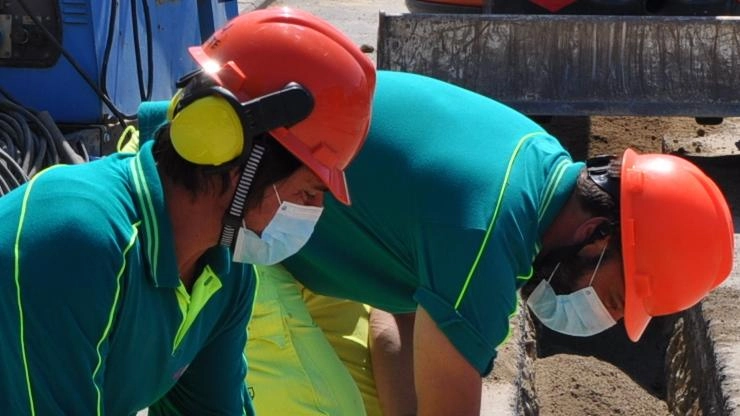 Cantieri per il metano Ora si riasfalta la strada Cantieri per il metano Ora si riasfalta la strada