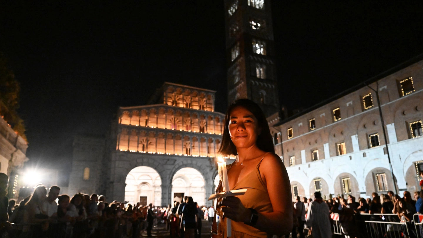 Tutto pronto per la Luminara di Santa Croce Tutto pronto per la Luminara di Santa Croce