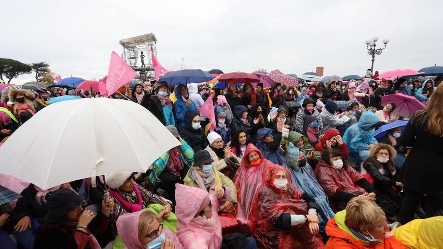 Venere Vincerà, la manifestazione al Piazzale (NewPressPhoto)