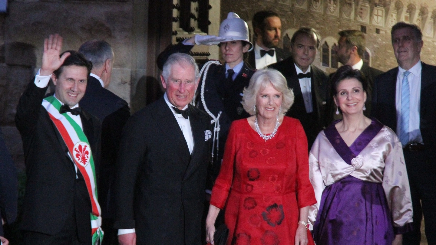 Da sin. il sindaco Nardella, Carlo, Camilla e la moglie del sindaco (New Press Photo)