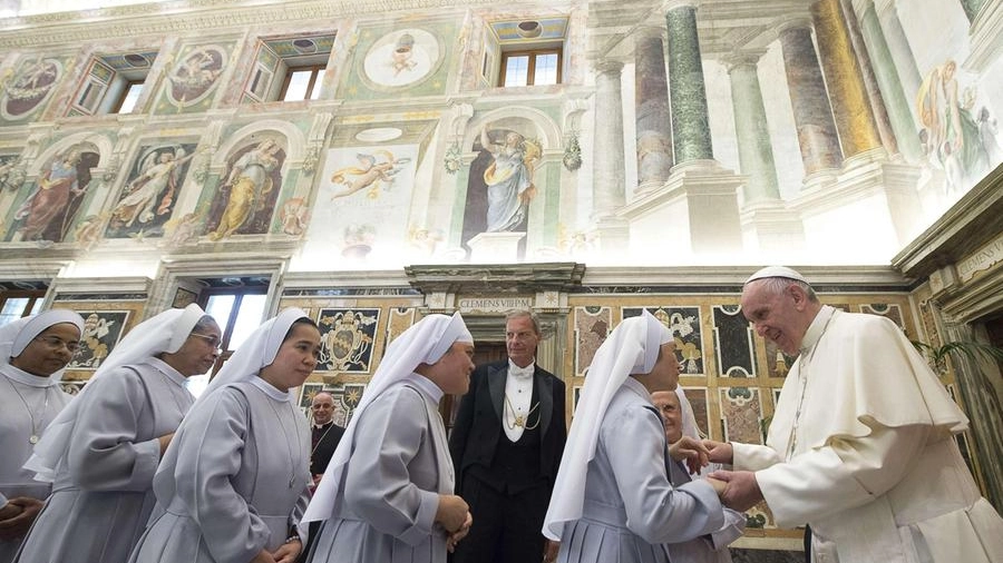 Papa Francesco incontra le suore Ospedaliere della Misericordia 