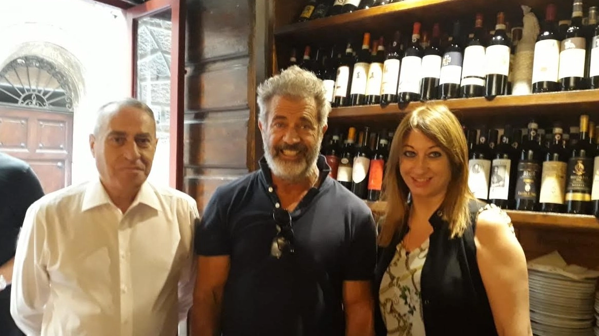 Mel Gibson con Fabrizio e Claudia Viciani dell’Antico Osteria Da Divo