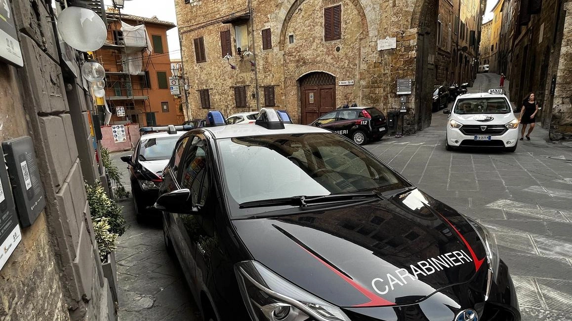 Controlli dei carabinieri. In centro scatta l’allarme Controlli dei carabinieri. In centro scatta l’allarme