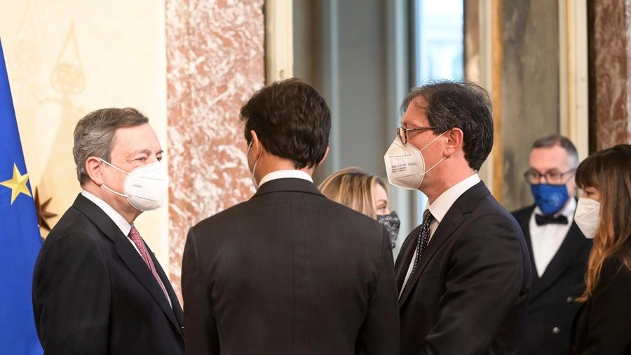 Mario Draghi con Roberto Chieppa e Roberto Garofoli (ImagoE)