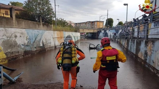 Sommozzatori in azione a Follonica