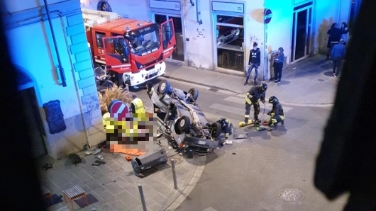 La scena dell'incidente accaduto a Firenze in via Gioberti e in cui ha perso la vita Lorenzo Brogioni