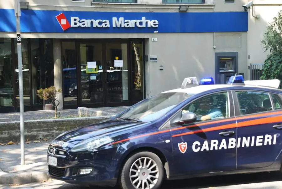 Svaligiano la cassaforte e la buttano nella Chiana: ritrovata dopo giorni