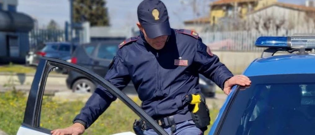 L’uomo era, convinto che i due lo stessero prendendo in giro, ma in realtà ridevano tra loro per un’altra cosa