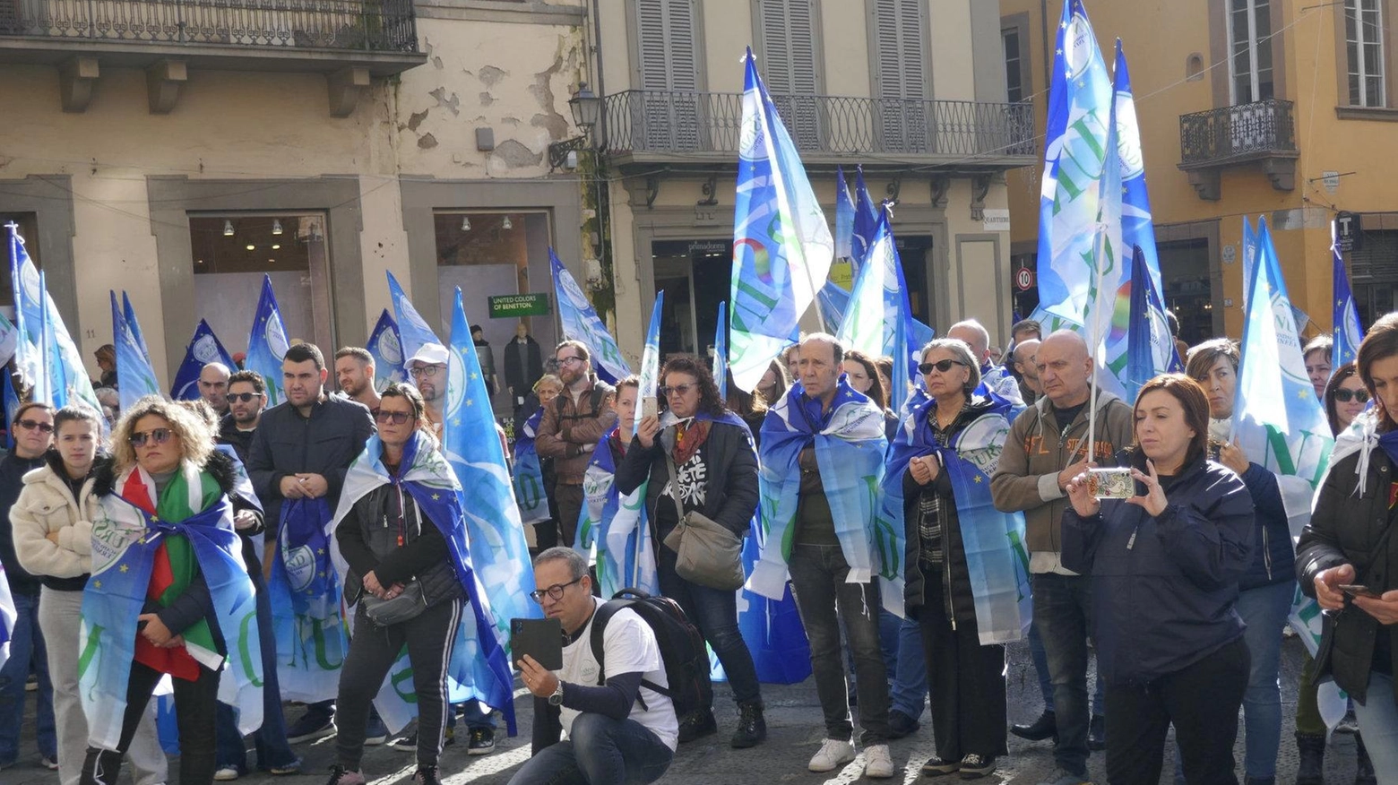 Gli infermieri in piazza: "Pensioni, noi penalizzati. E la professione è in crisi"