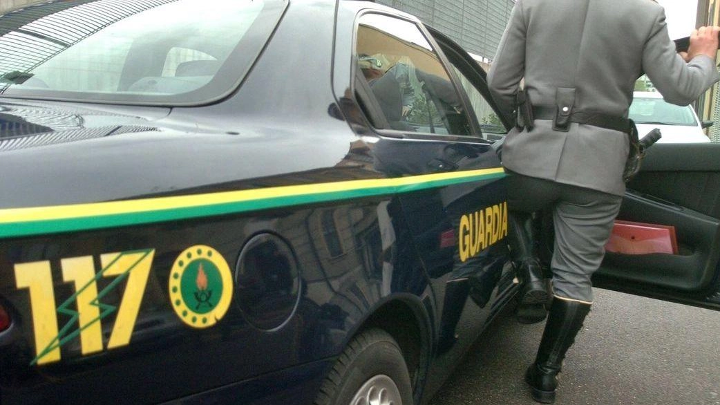Maxievasione da 10 milioni. False fatture con il palladio: sequestri e cinque arresti Maxievasione da 10 milioni. False fatture con il palladio: sequestri e cinque arresti