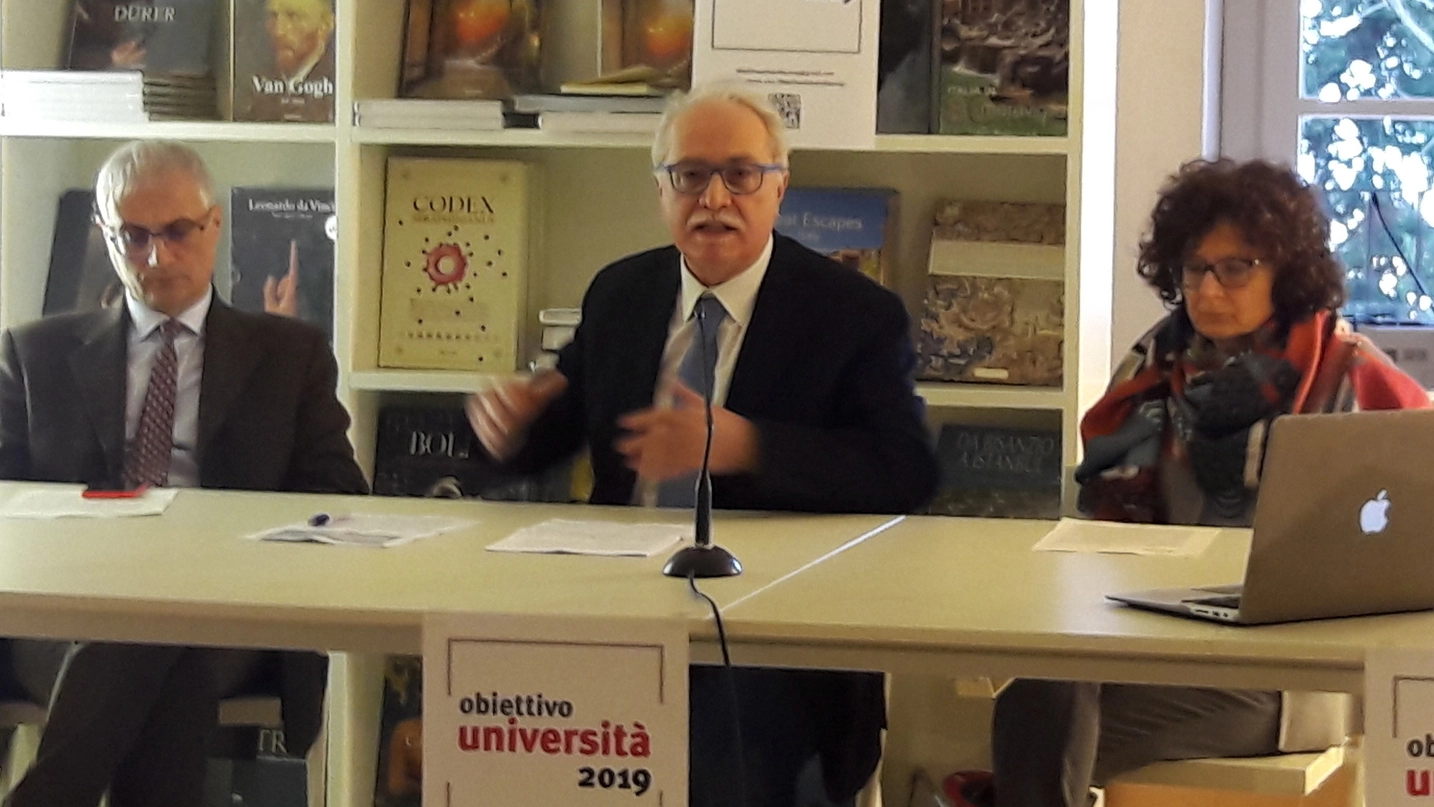 I professori  Mauro Bove (al centro), Giorgio Montanari e Cynthia Aristei 