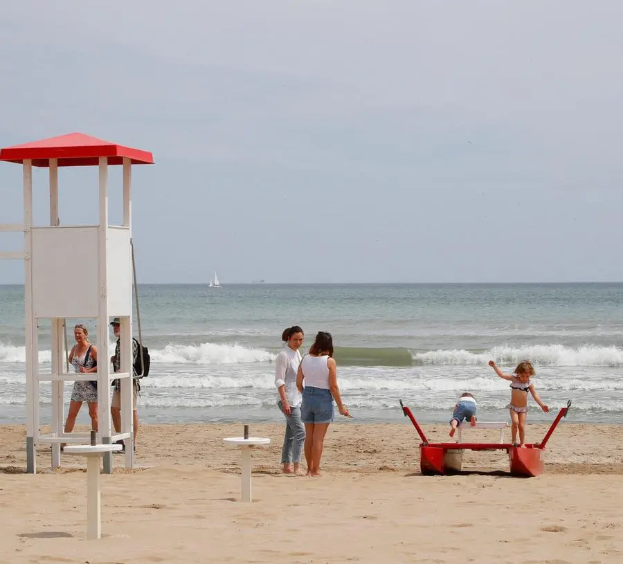 Ore di paura per un bambino scomparso sulla spiaggia