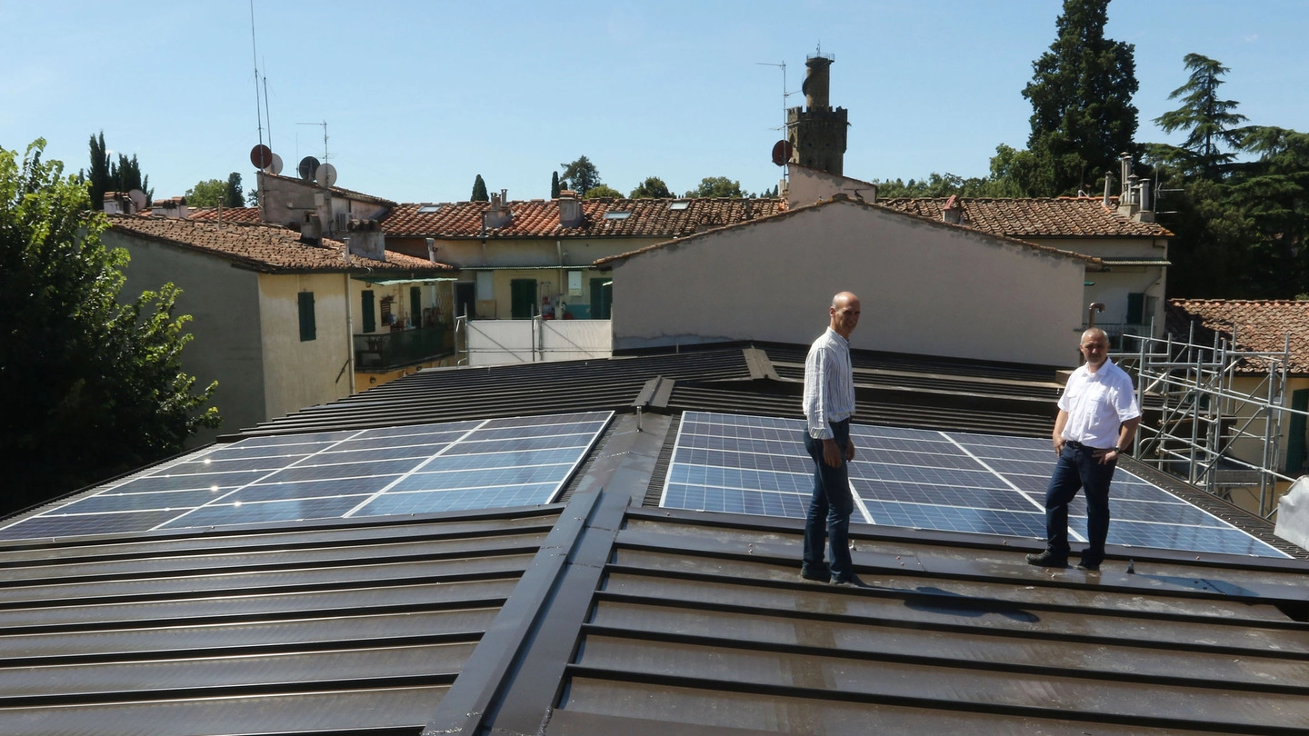 I lavori in corso sul tetto della scuola Torrigiani (Ufficio stampa del Comune)