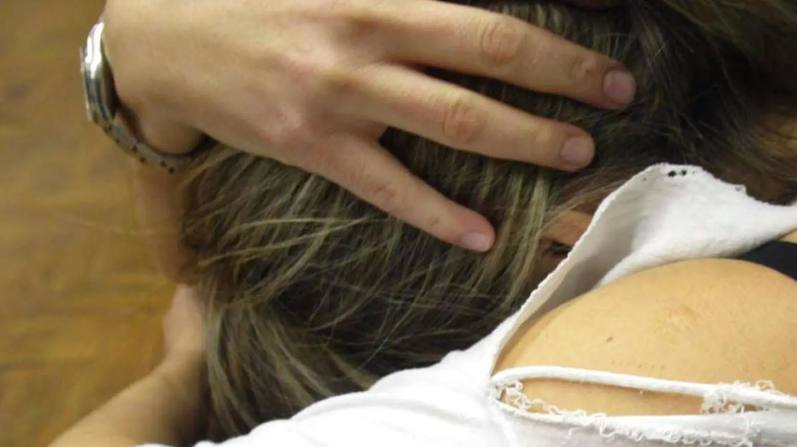 Voleva un figlio maschio Picchia la moglie incinta Voleva un figlio maschio Picchia la moglie incinta