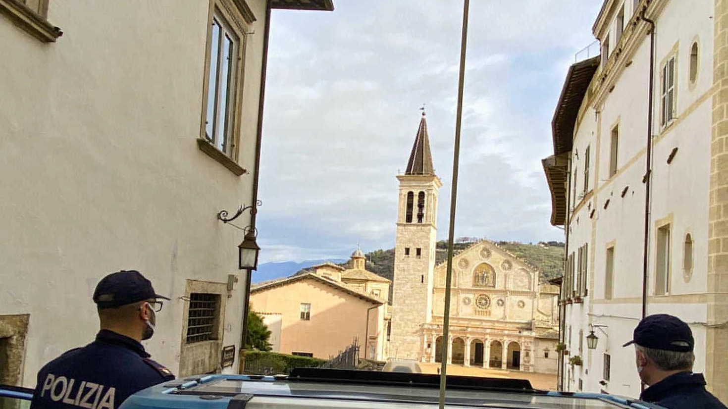 "Suo nipote è nei guai", consegna 5mila euro di gioielli ai truffatori "Suo nipote è nei guai", consegna 5mila euro di gioielli ai truffatori