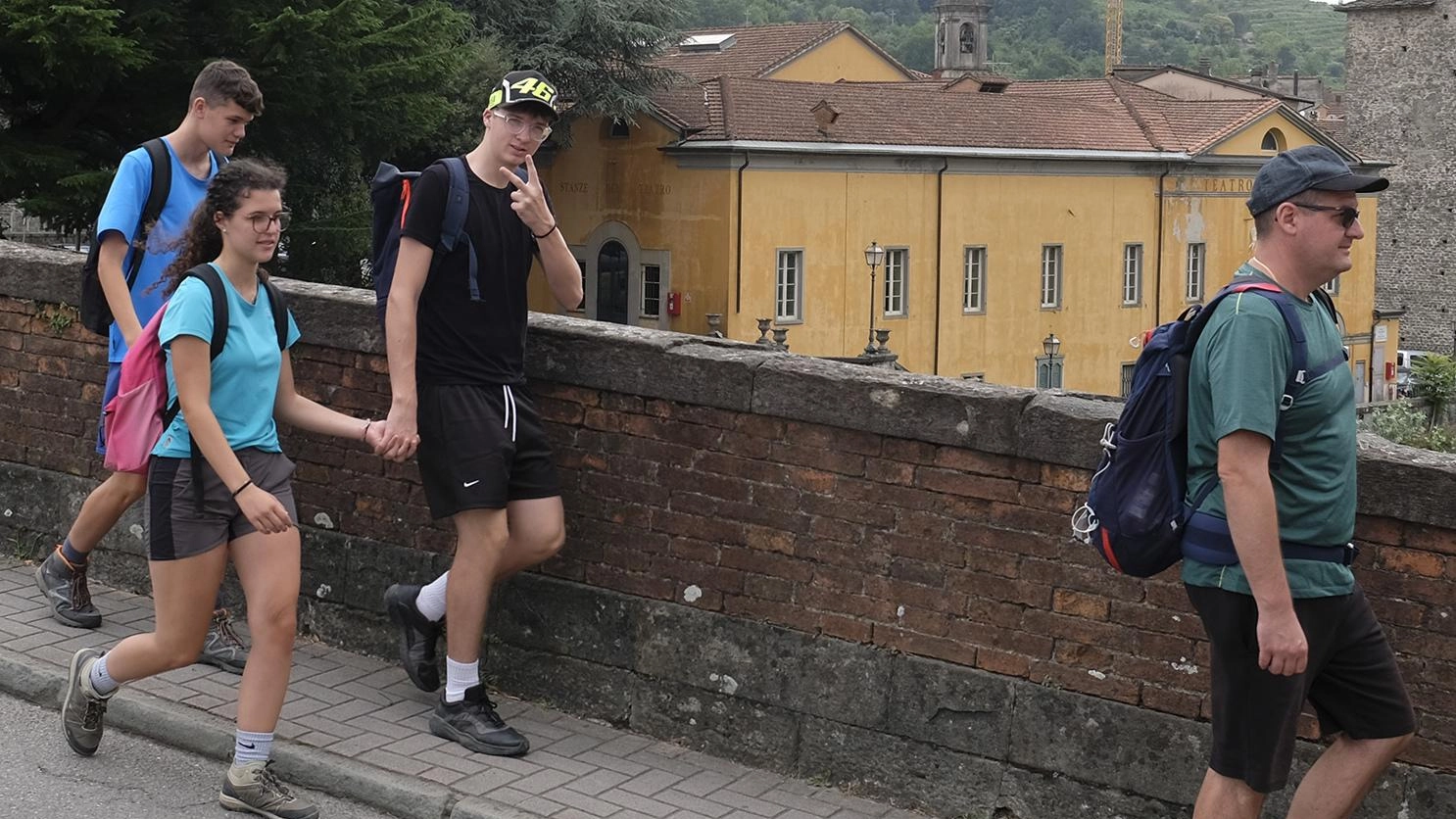 I piccoli negozi per fare turismo ’Reclutamento’ degli operatori e i borghi avranno infopoint I piccoli negozi per fare turismo ’Reclutamento’ degli operatori e i borghi avranno infopoint