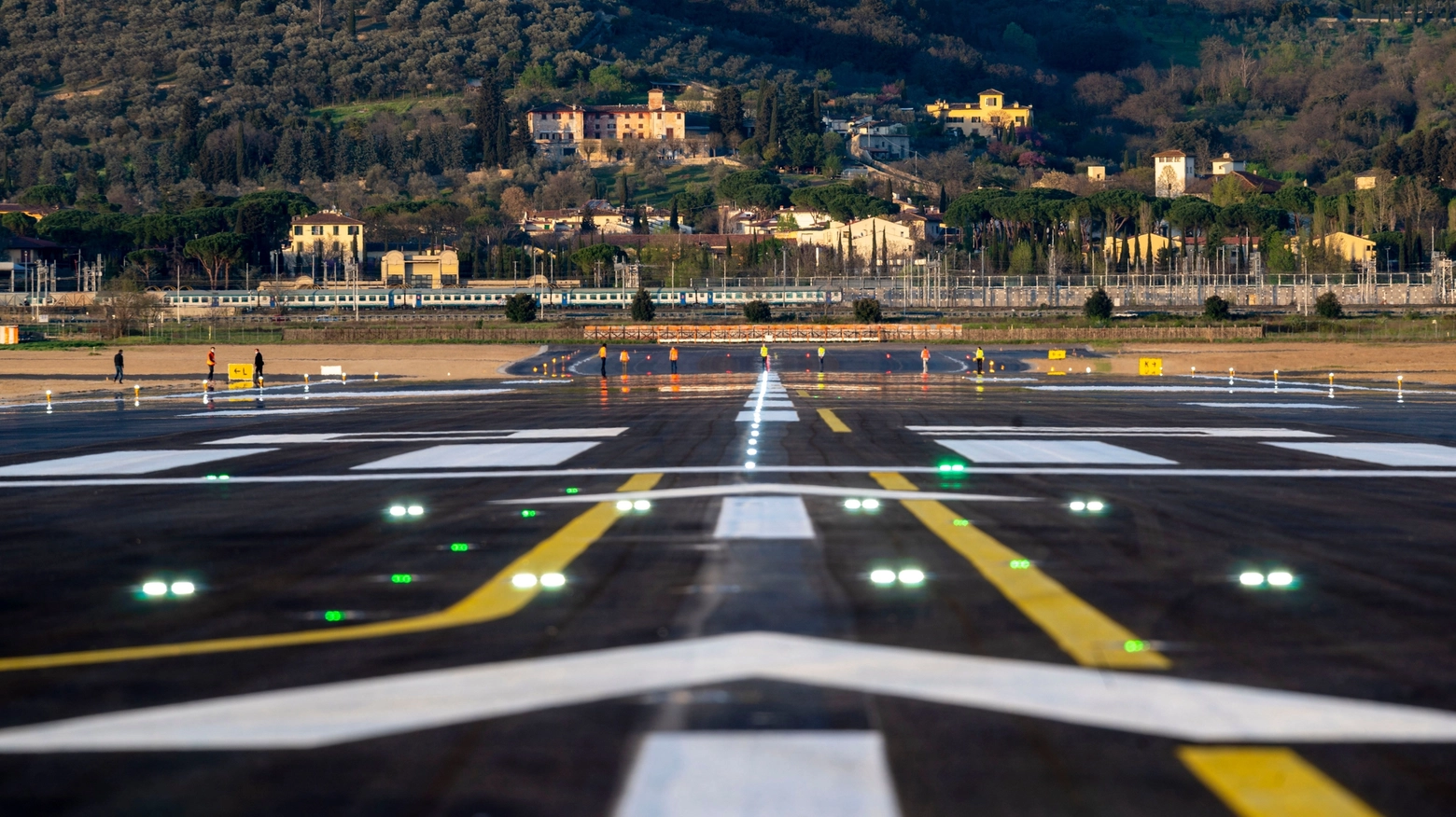 La pista dell'aeroporto di Firenze 