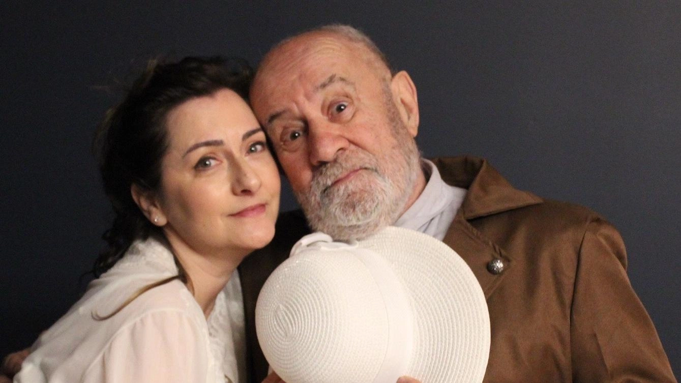 "Dove vai tutta nuda?". E per di più sul palco "Dove vai tutta nuda?". E per di più sul palco