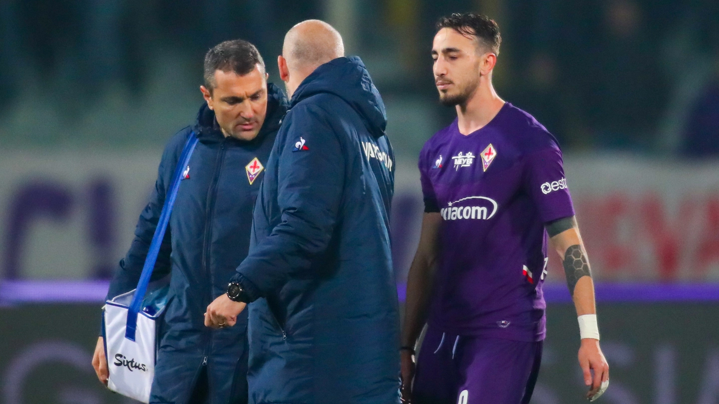 Castrovilli esce dal campo dopo il malore in Fiorentina-Genoa (Germogli)